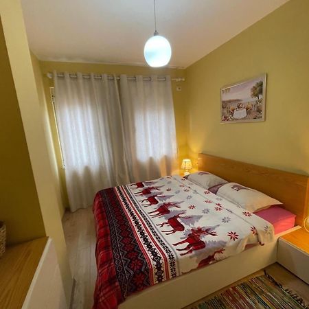Ergi'S Host Apartment Tirana Exterior photo