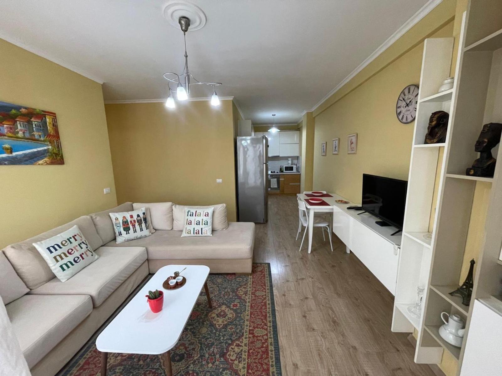 Ergi'S Host Apartment Tirana Exterior photo